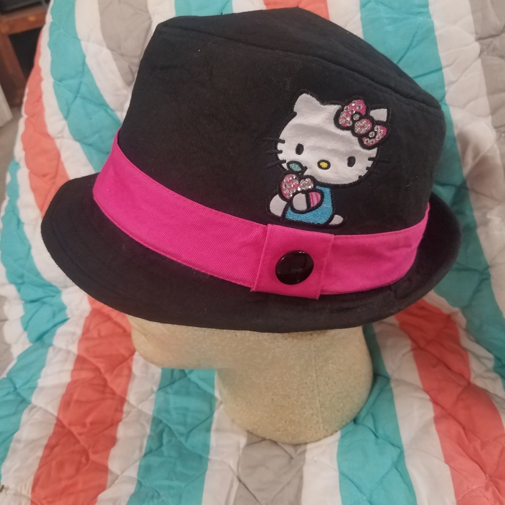 Hello Kitty by Sanrio Hat Size M/L